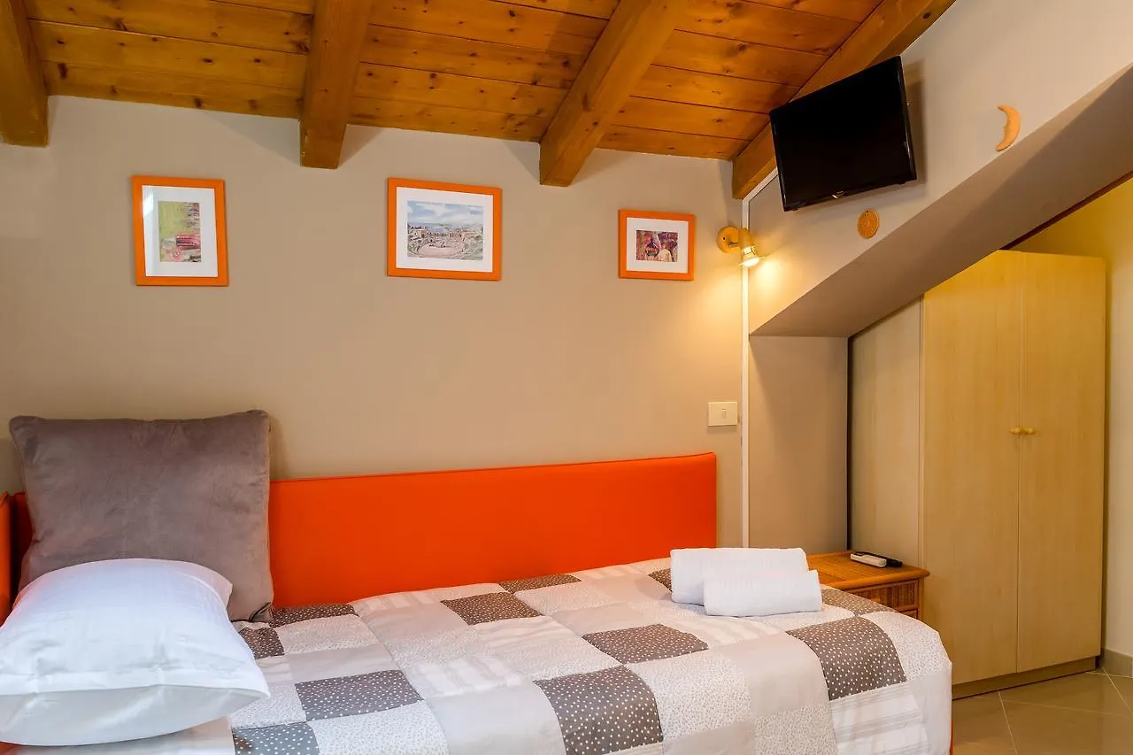 Amartia Apartments Taormina 0*,  İtalya
