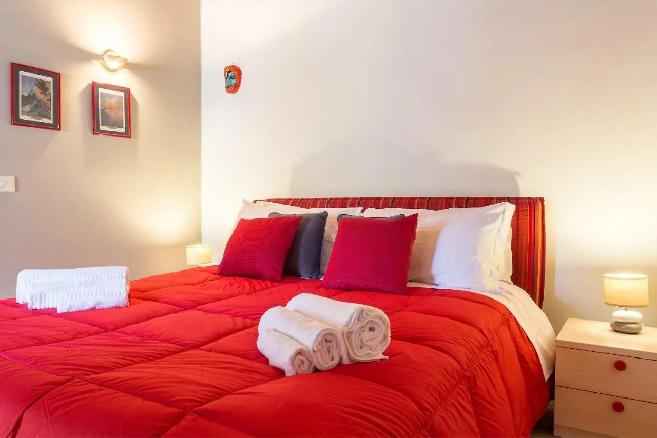 Amartia Apartments Taormina 0*,  İtalya